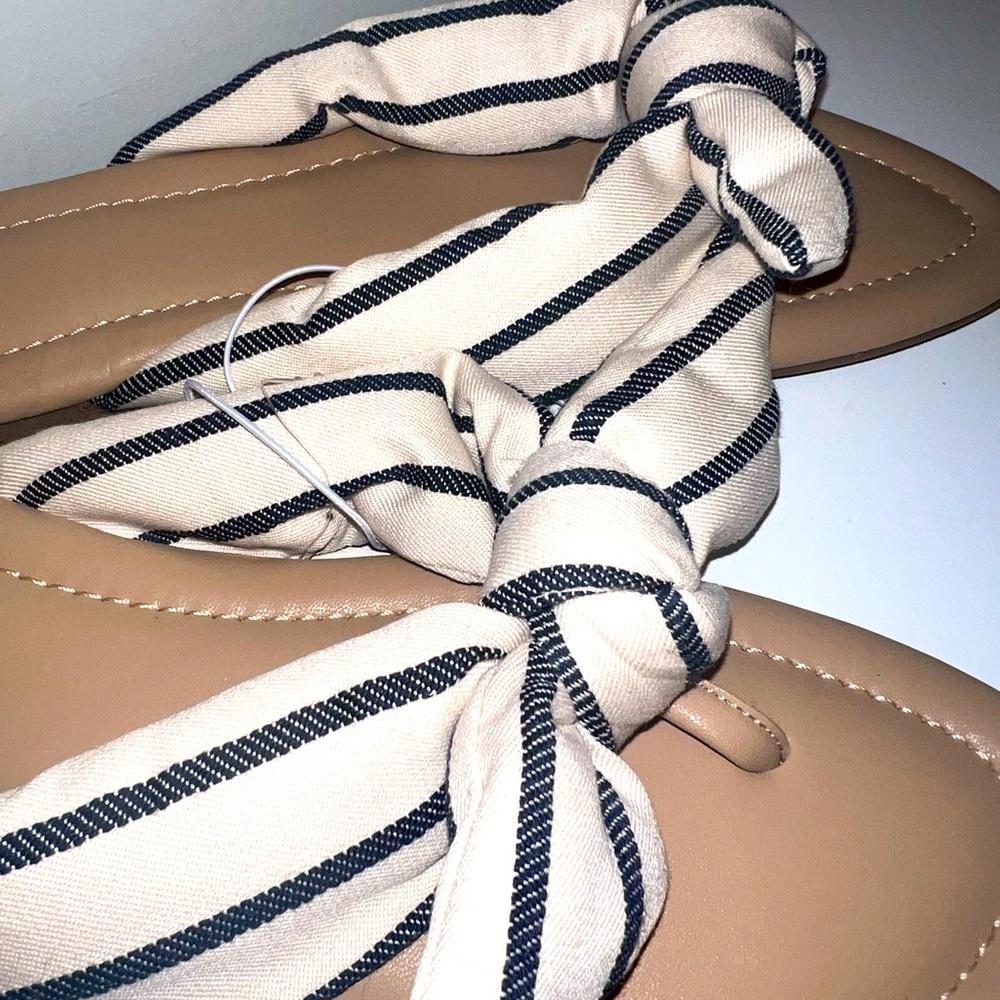 A New Day Adley Off White and Navy Blue Steipe Sandals with Bow Design - Picture 3 of 10